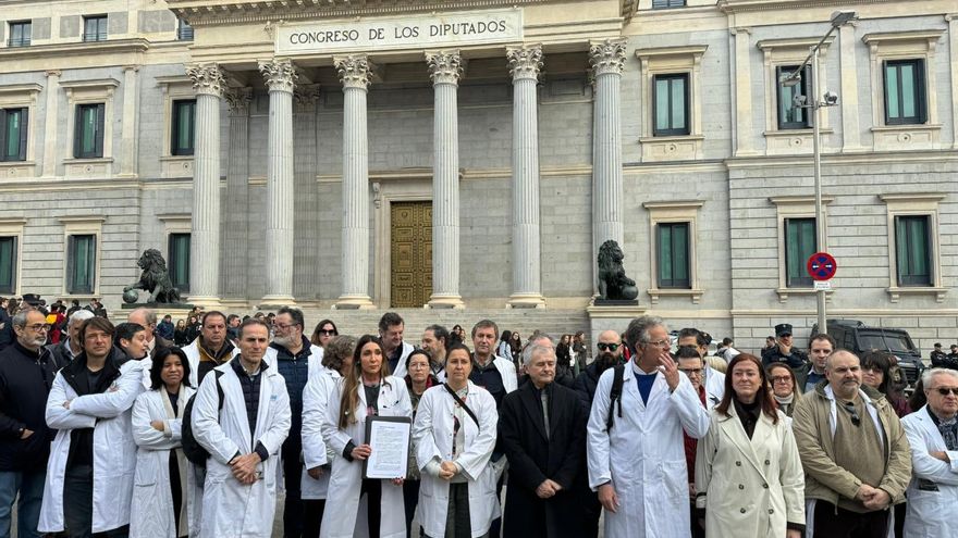 Arrancan las protestas de los sindicatos médicos contra Sanidad por la reforma de la ley que regula sus condiciones laborales