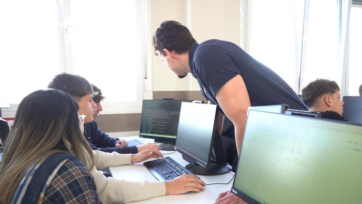 Alumnos de FP del Centro Profesional JOYFE