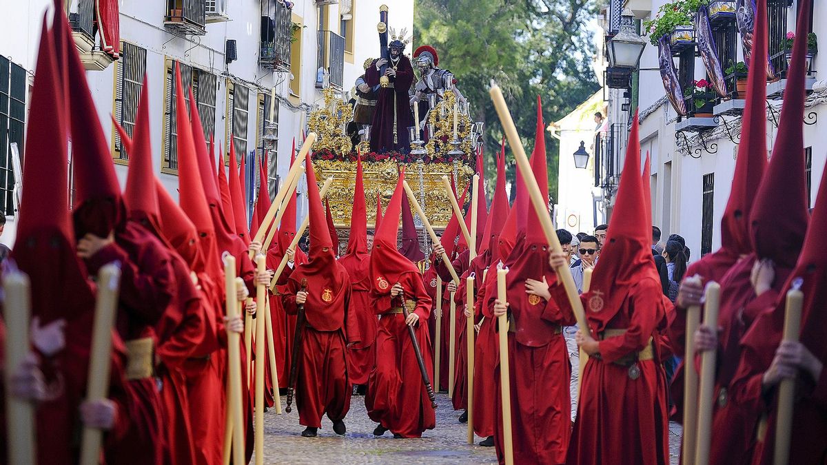 La estación de penitencia del Buen Suceso, en imágenes