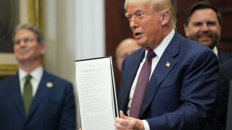 Trump eleva los aranceles a Canadá del 25 al 35 % a partir del viernes