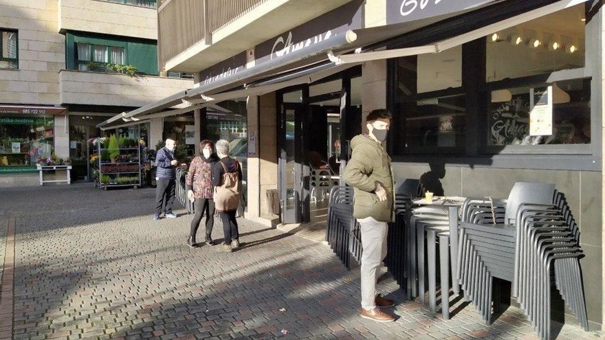 "Tener que volver a cerrar es terrible, nos va a costar levantarnos de esta", un recorrido por la Navarra confinada