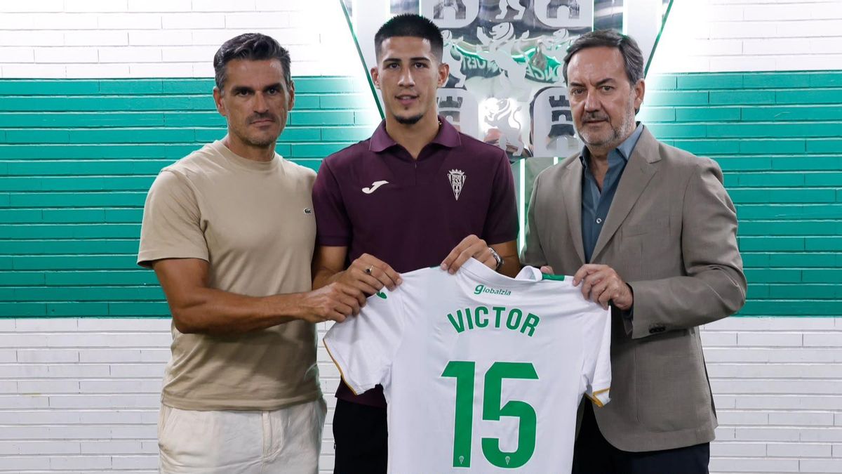Víctor Sánchez, junto a Juanito y Antonio Fernández Monterrubio