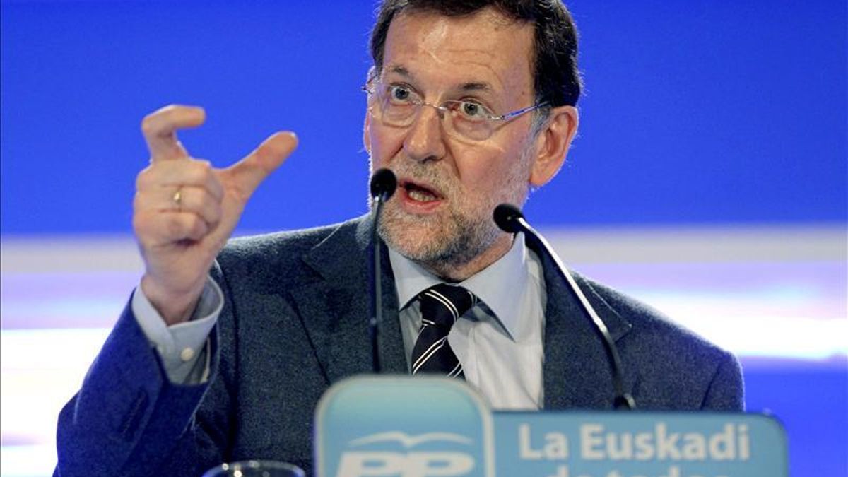 Rajoy clausura la intermunicipal del PP, eclipsada por el caso "Gürtel"
