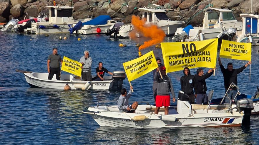 El pueblo de La Aldea protesta contra la instalación jaulas marinas en su costa: ''El mar no es un polígono industrial''