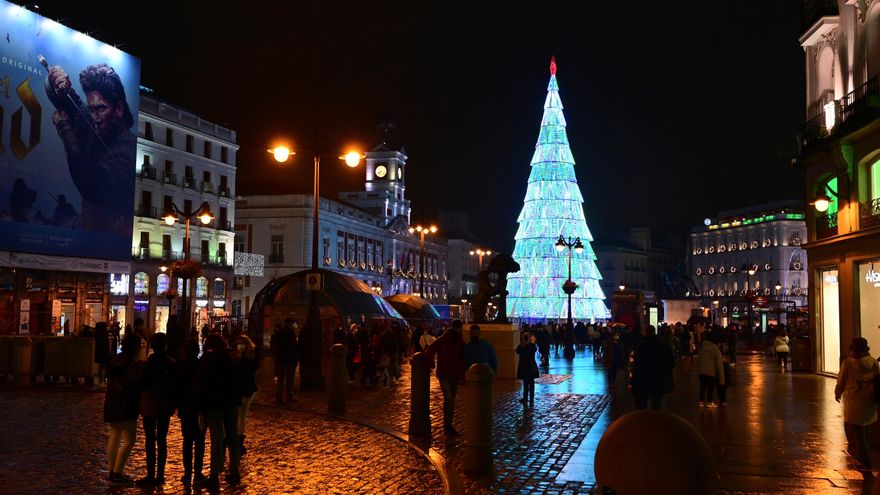 Vista del ambiente en la Puerta del Sol en Madrid. EFE/VÍctor Lerena/Archivo