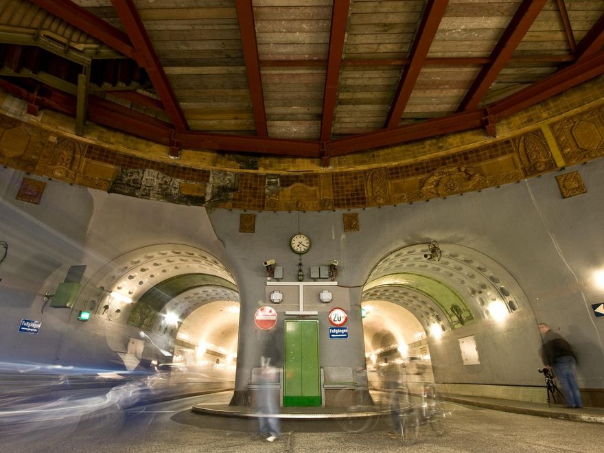 Túnel de Alter Elbtunnel.