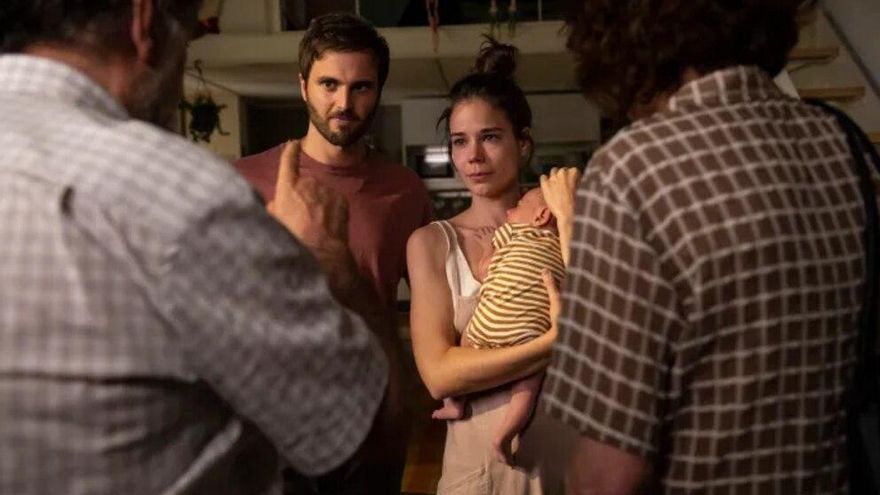 Abuelos que ponen límites al cuidado de los nietos: “Con ellos disfruto mucho, pero no quiero volver a tener el día marcado por horarios”