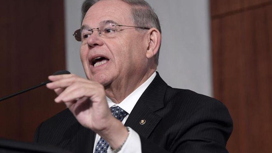 Senadores estadounidenses exigen amparo migratorio para familias de militares