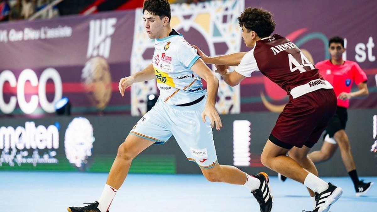 Pablo Sánchez durante un partido con la selección