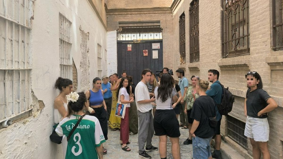 Más tensión en los corralones: Desokupa encierra a varias personas en la Fábrica de Sombreros de Sevilla