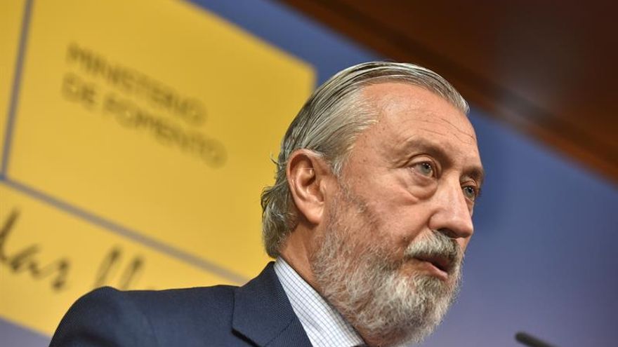 Fomento se compromete a que Galicia esté conectada por AVE lo antes posible