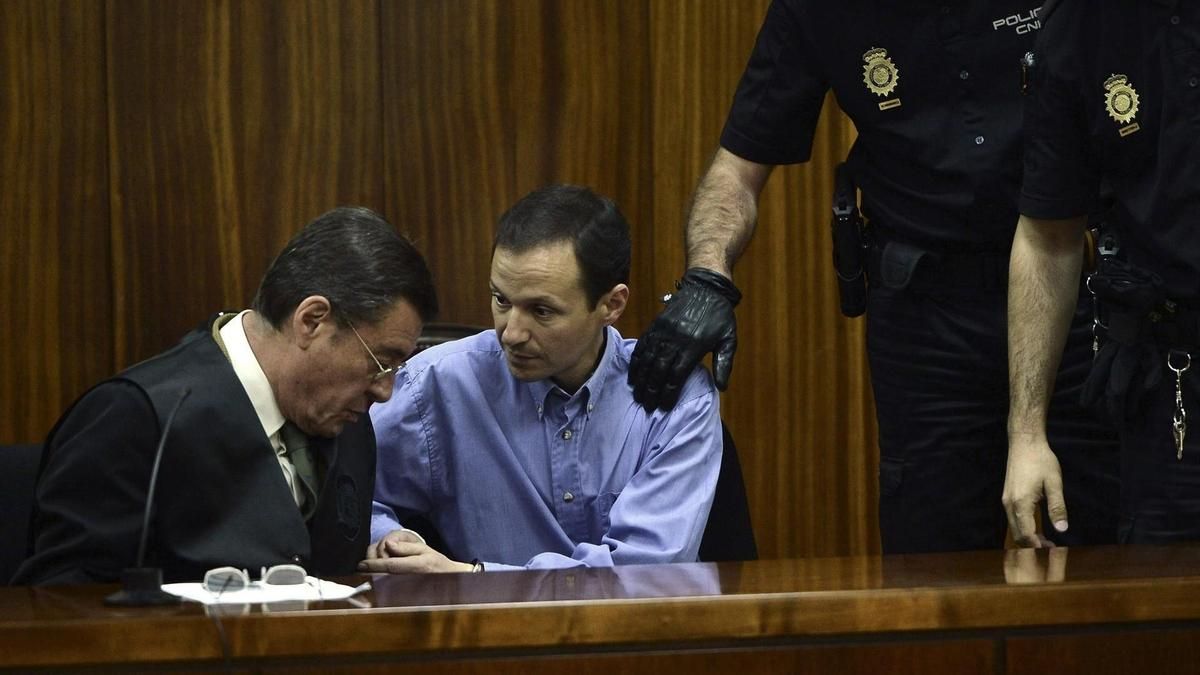 José Bretón tras escuchar en la Audiencia Provincial de Córdoba el veredicto del jurado por el asesinato de sus hijos.