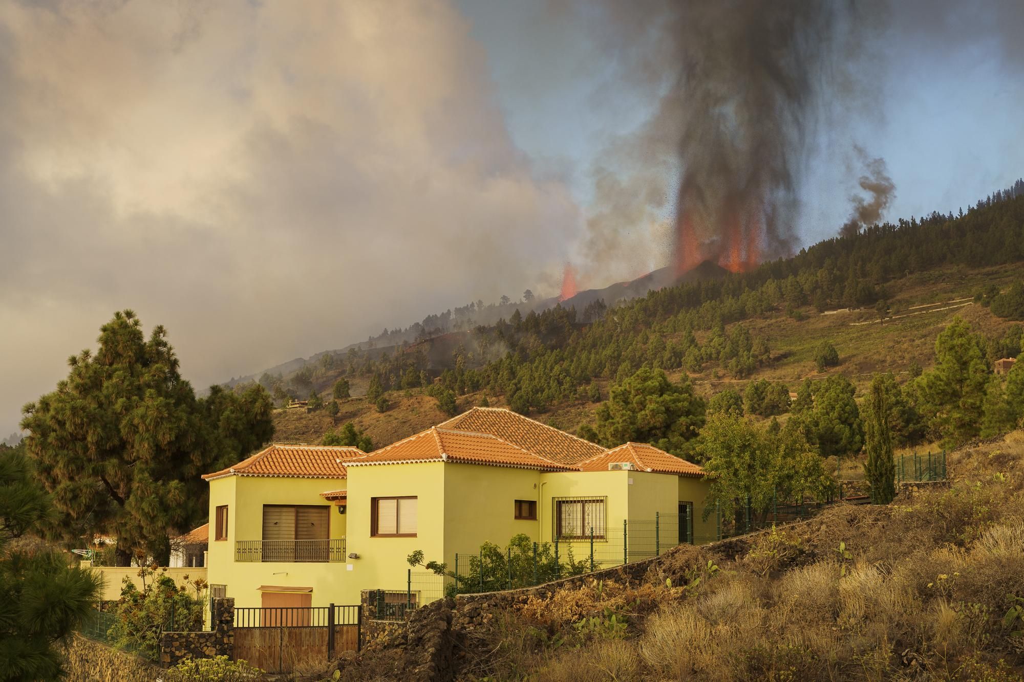 FOTOGALERÍA | Segundo día de erupción en La Palma
