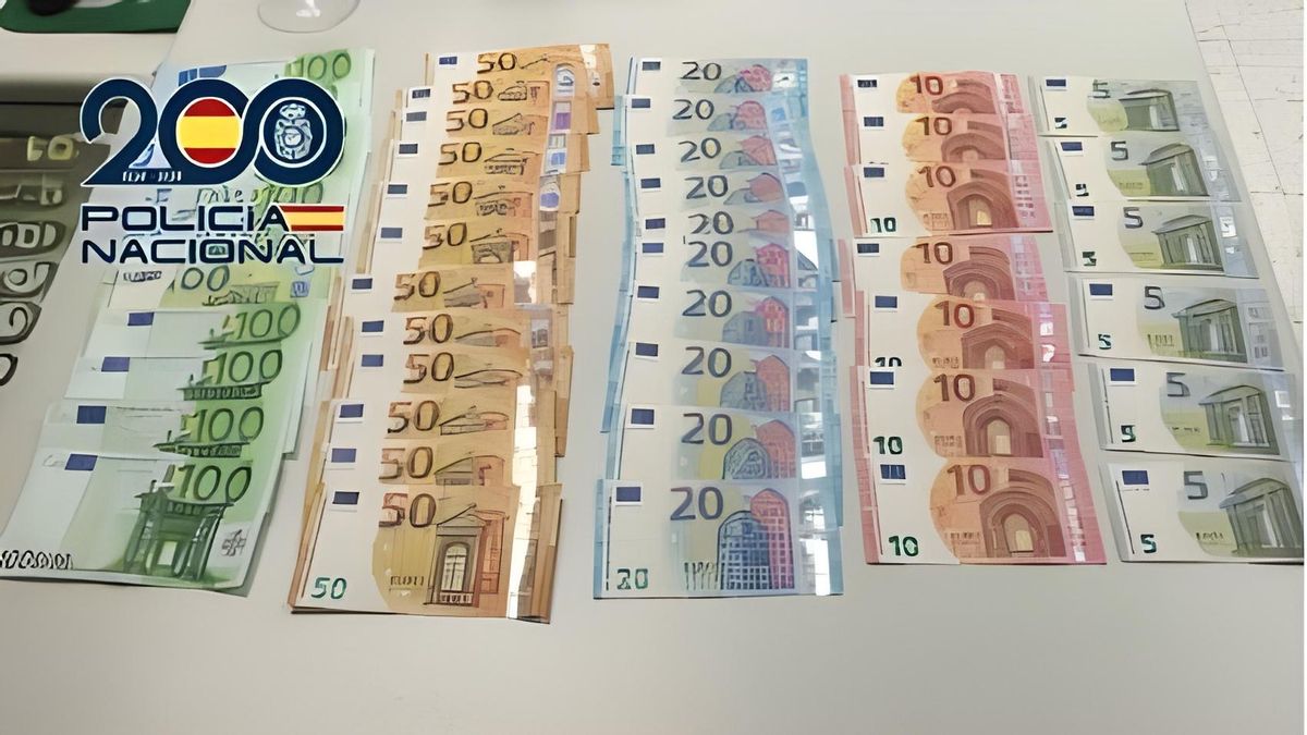 Una vecina de Ponferrada devuelve un sobre que se contró en la calle con 4.910 euros y su dueño los recupera