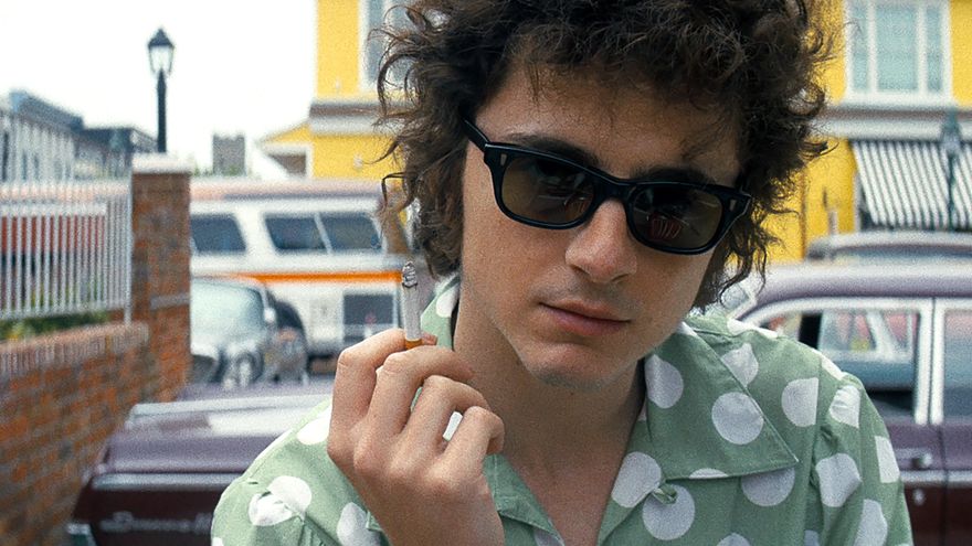 Timothée Chalamet se disfraza de Bob Dylan en su asalto al Oscar: “Hay que tener cuidado con las figuras salvadoras”