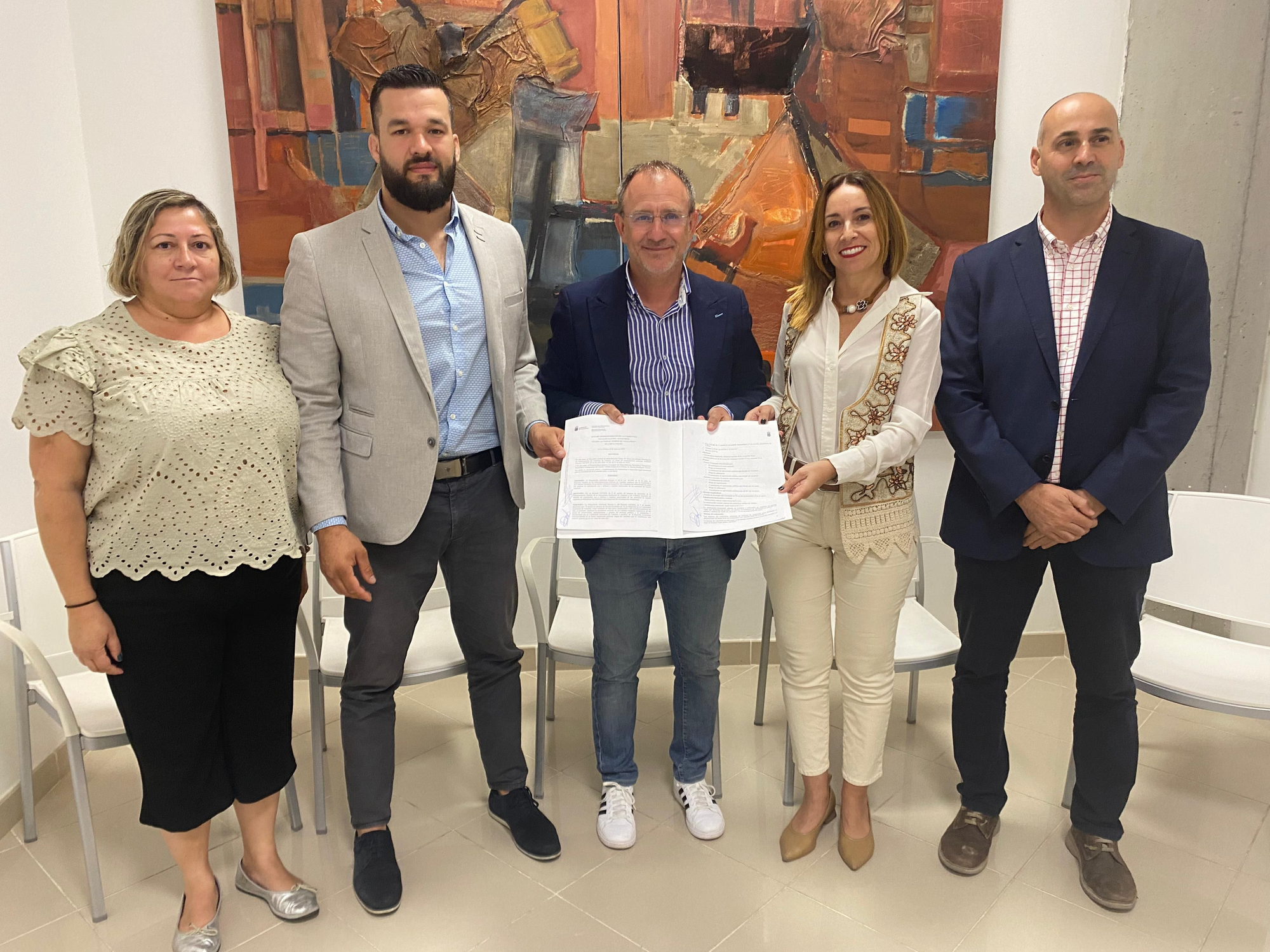 Firma del acta de entrega de la carretera  de acceso al Puerto de Tazacorte.