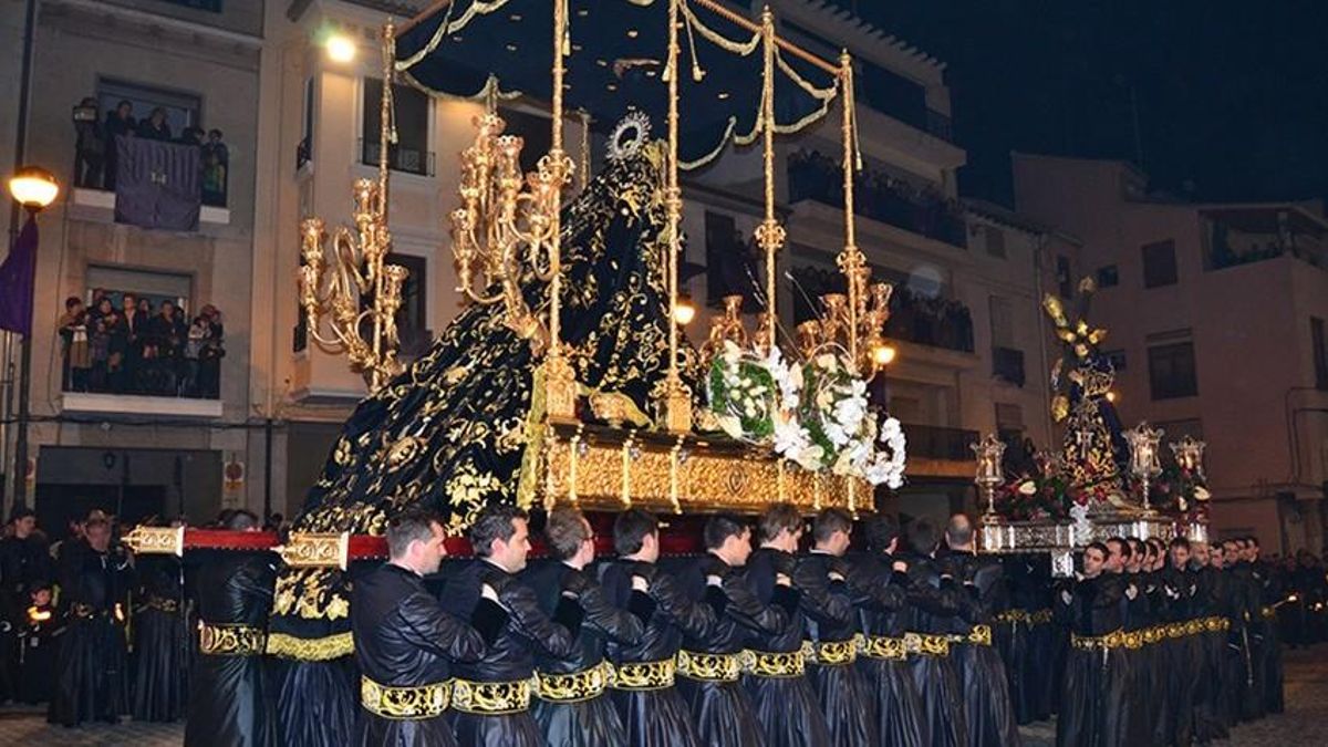 El alcalde de Sagunt invita a la Cofradía de la Sang a hacer cambios para la inclusión de las mujeres en Semana Santa
