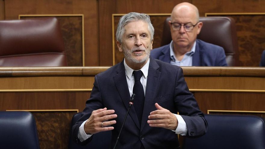 El ministro del Interior, Fernando Grande-Marlaska, interviene durante una sesión de control al Gobierno, en el Congreso de los Diputados, a 17 de junio de 2026, en Madrid (España).