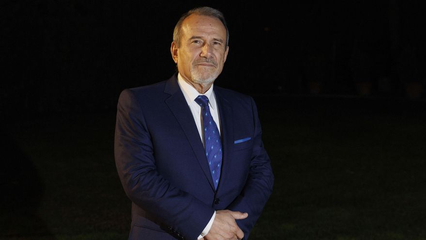 El canciller peruano, Elmer Schialer, asistirá al funeral del papa Francisco