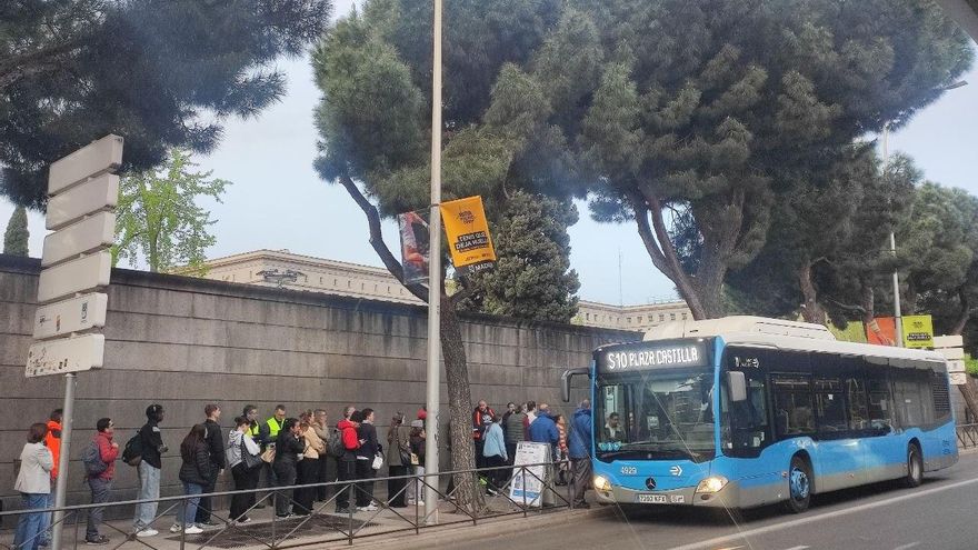 Más confusión que caos el primer día lectivo con la línea 10 de Metro de Madrid cortada: "Me pilla por sorpresa"