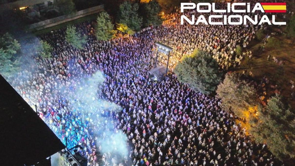 La orquesta París de Noia congrega a 25.000 personas en el Parque del Ebro