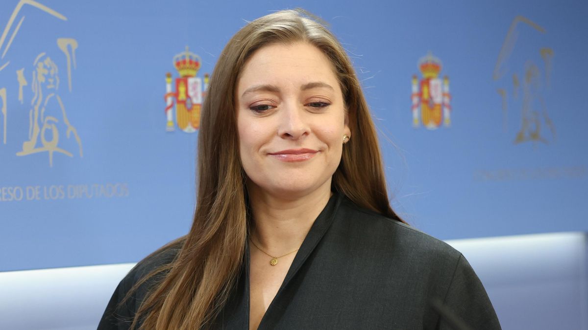 La portavoz del PP, Ester Muñoz, durante una rueda de prensa en el Congreso, este martes.