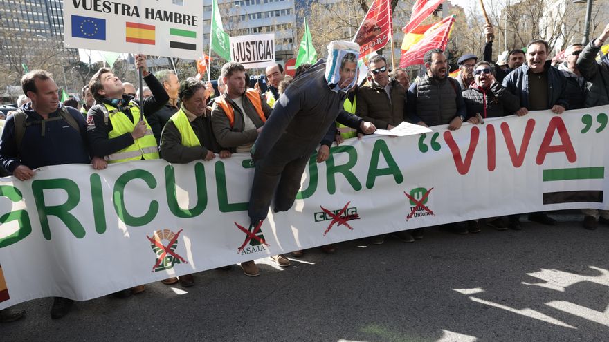 La protesta de Asaja, COAG y UPA reúne en Madrid a miles de agricultores