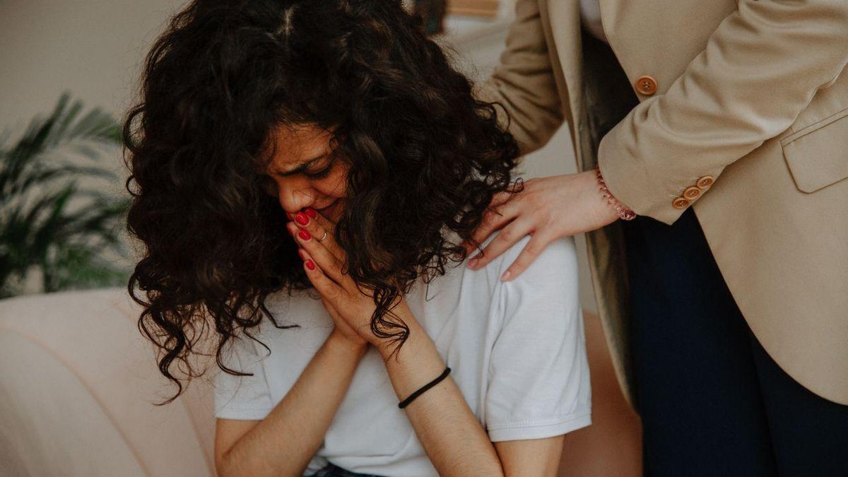 Aliviar el estrés, procesar emociones o generar empatía: una doctora explica todos los beneficios de llorar