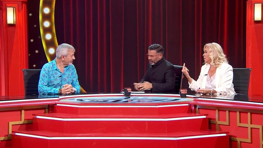 Bárbara Rey hace una peineta a Jorge Javier en 'Cuentos chinos'