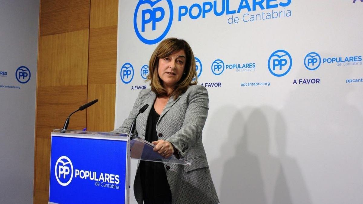 La presidenta del PP de Cantabria, María José Sáenz de Buruaga.