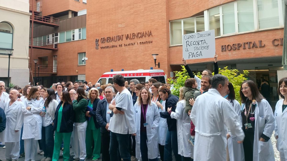 Els metges del Clínic de València alerten d’una “retallada encoberta” per la no renovació de contractes temporals