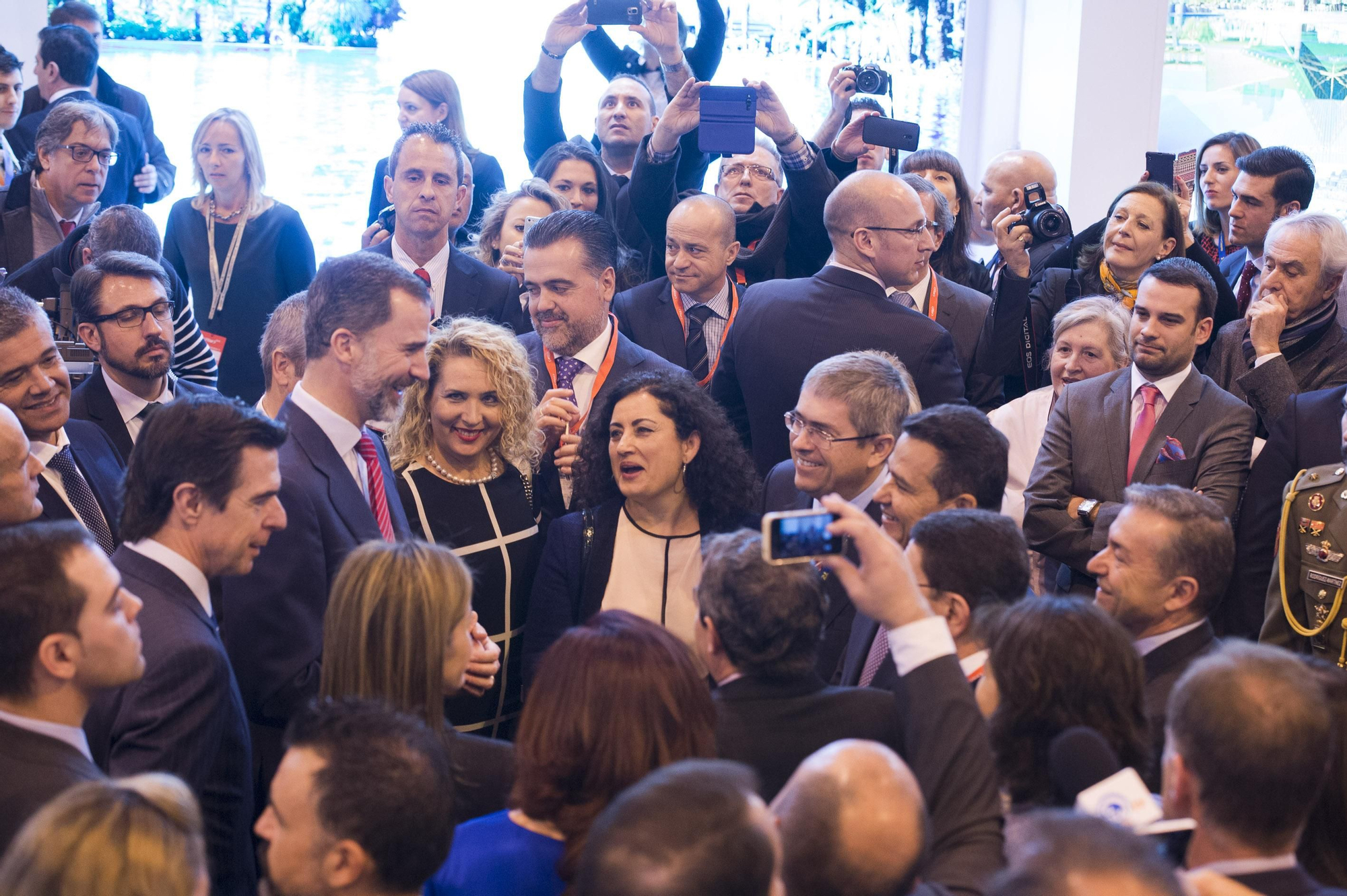 Visita de los Reyes al stan de Lopesan en Fitur