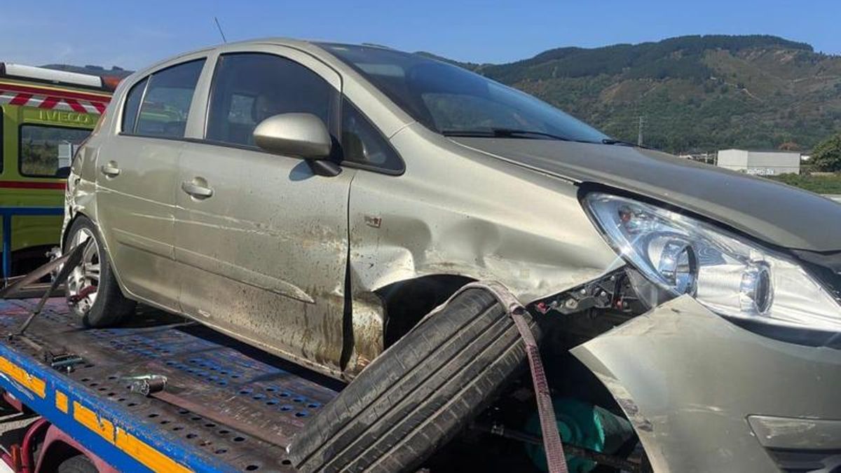 El coche que robó y acabó estrellando el menor en las inmediaciones de Ponferrada.