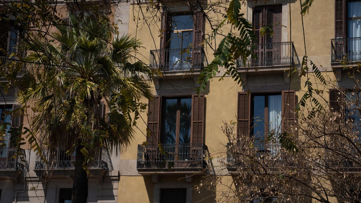 Las entidades sociales catalanas reclaman al Govern que los pisos de la SAREB se destinen a vivienda social