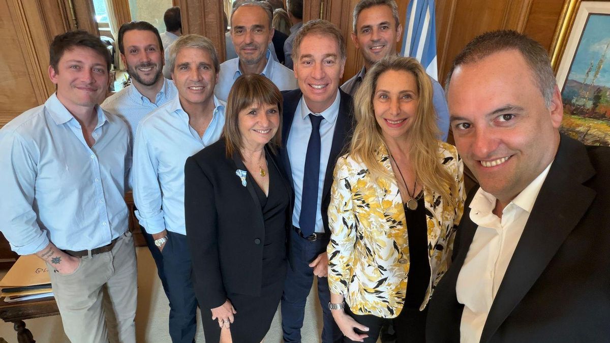 La mesa política del Gobierno.