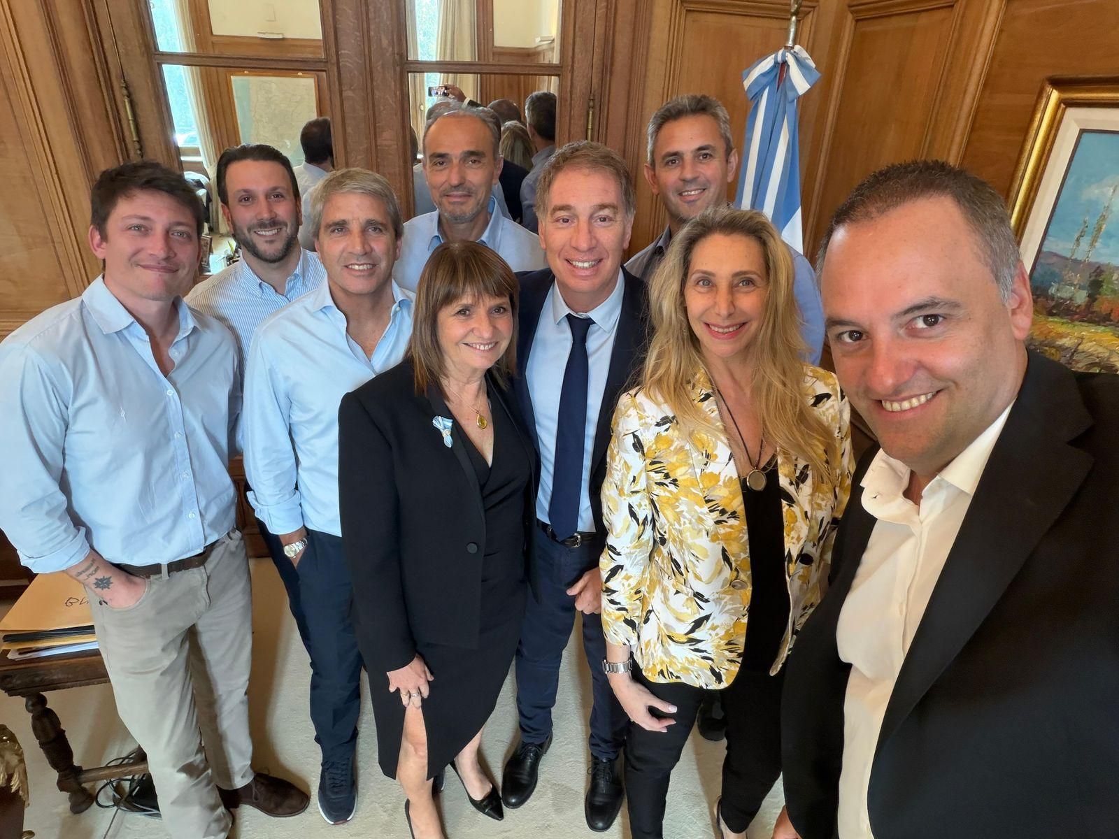 La mesa política del Gobierno.