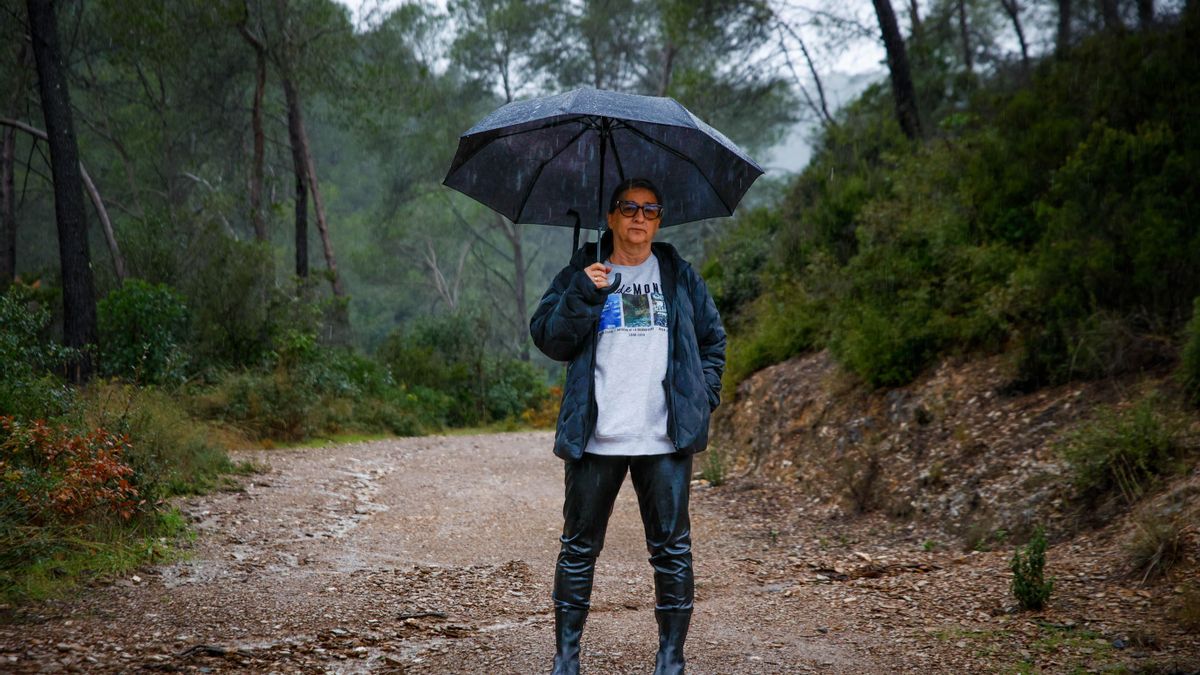 Anna Velasco es una de las integrantes de Historias Desobedientes, el colectivo que reúne a familiares de represores críticos con ellos.