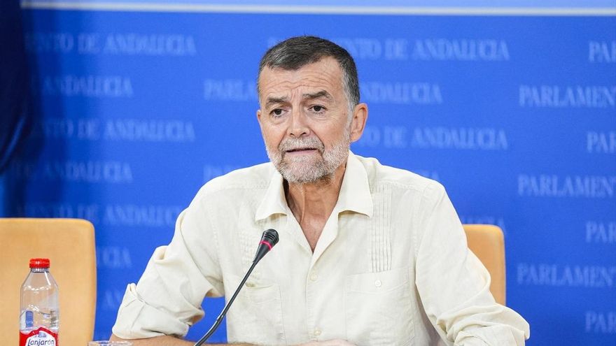 El portavoz del grupo parlamentario Por Andalucía, Antonio Maillo, durante la ronda de ruedas de prensa de portavoces de los grupos parlamentarios en el Parlamento de Andalucía. A 16 de septiembre de 2026 en Sevilla (Andalucía, España).