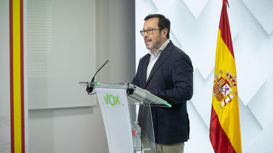 Archivo - El presidente de Vox en Madrid, José Antonio Fuster, durante una rueda de prensa, en la sede VOX, a 14 de julio de 2025, en Madrid (España).