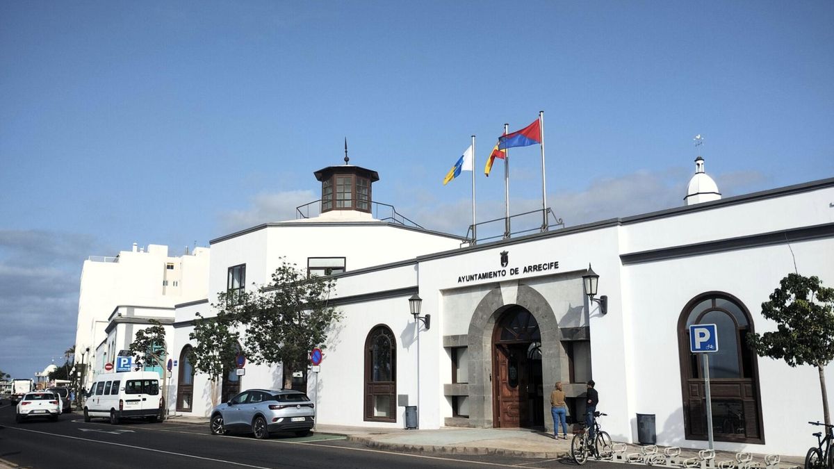 Arrecife clausura y sanciona con 15.001 euros a un taller de chapa y pintura sin licencia