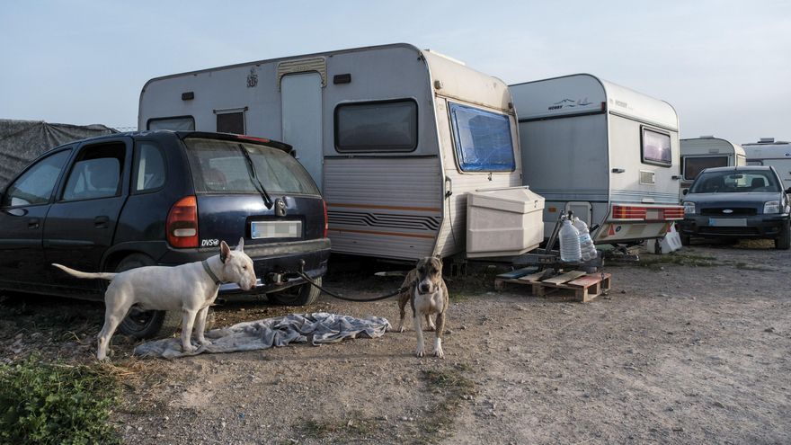 Alquilar tu casa a turistas para vivir en una caravana: la nueva polémica de la vivienda en Ibiza
