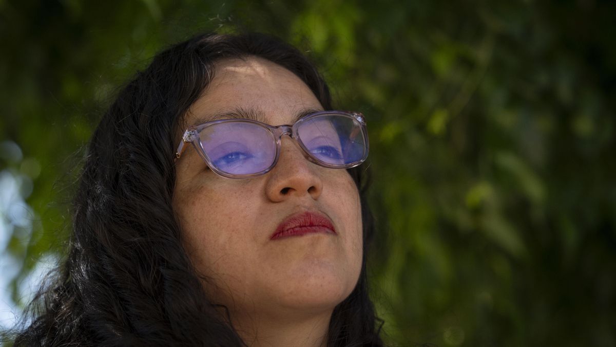 Jenny, durante la entrevista con elDiario.es en un parque de Dosbarrios.