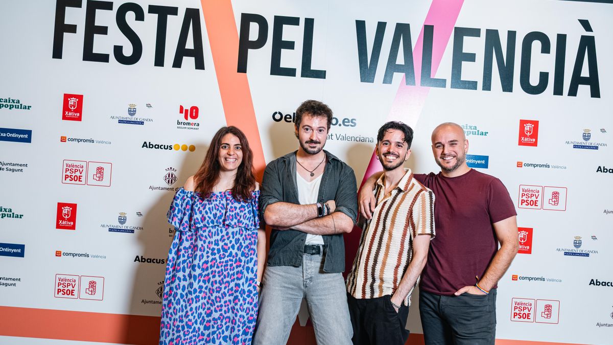 Ana Gisbert, Jaume Grau, Artur Soler i Cristian Hernández, El dolcet pal café, a la I Festa pel Valencià d'elDiario.es.