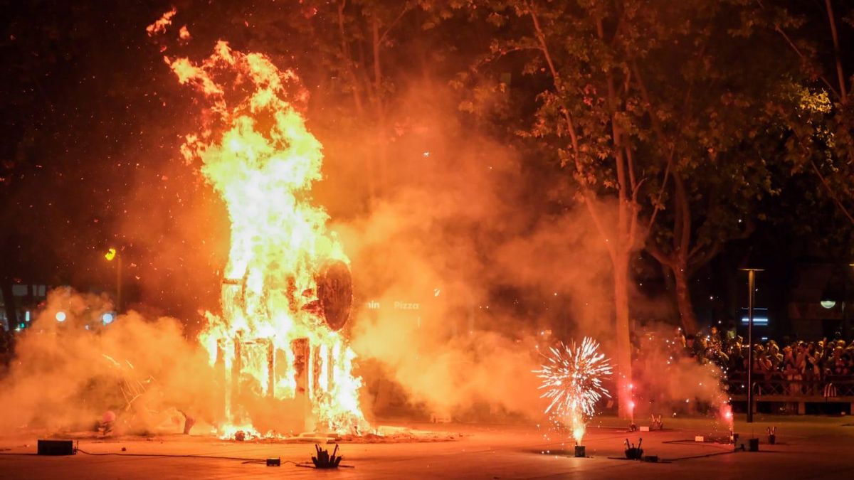 La Quema de la Cuba despide las fiestas de San Mateo 2026 con emoción y agradecimiento