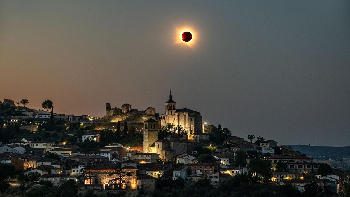 "Una imagen para la historia" del eclipse solar en Cogolludo