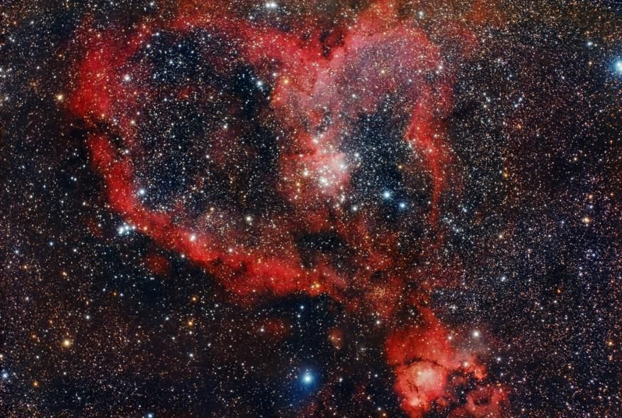 En 'Cielo profundo' el tercer premio ha sido para Julián García, con la imagen 'Nebulosa del corazón'