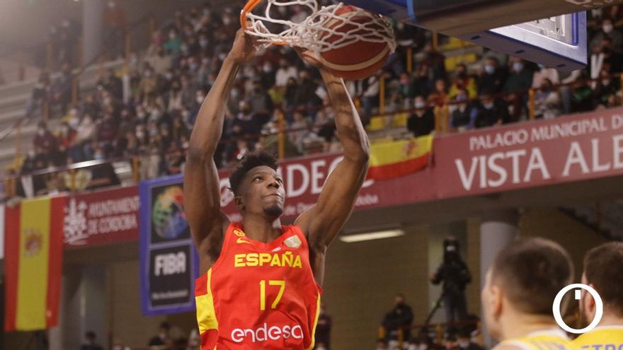 España supera a Ucrania y se acerca al Mundial