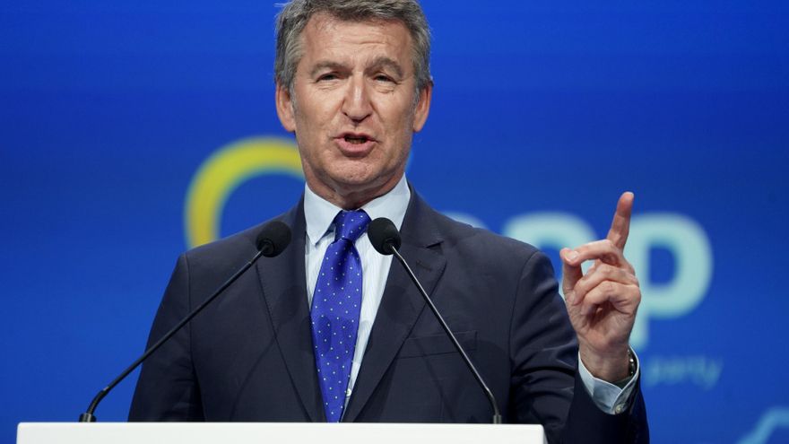 Archivo - El presidente del PP, Alberto Núñez Feijóo, en la clausura del congreso del Partido Popular Europeo (PPE), a 30 de abril de 2025, en Valencia, Comunidad Valenciana (España).