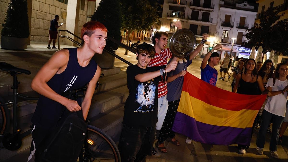 Una cacerolada pide en Córdoba el apoyo a los decretos de vivienda