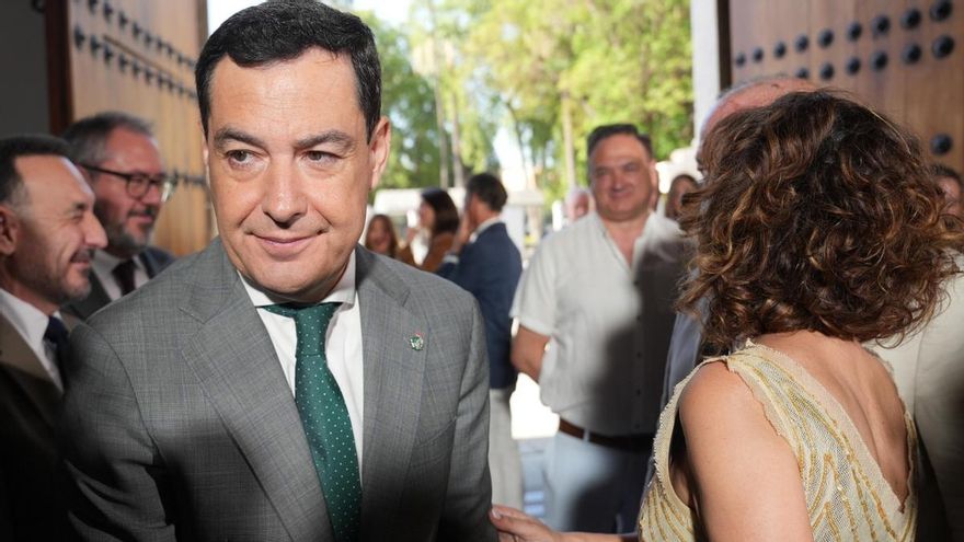 Moreno rinde el primer homenaje a Blas Infante tras pactar con Vox la derogación de la Ley andaluza de Memoria